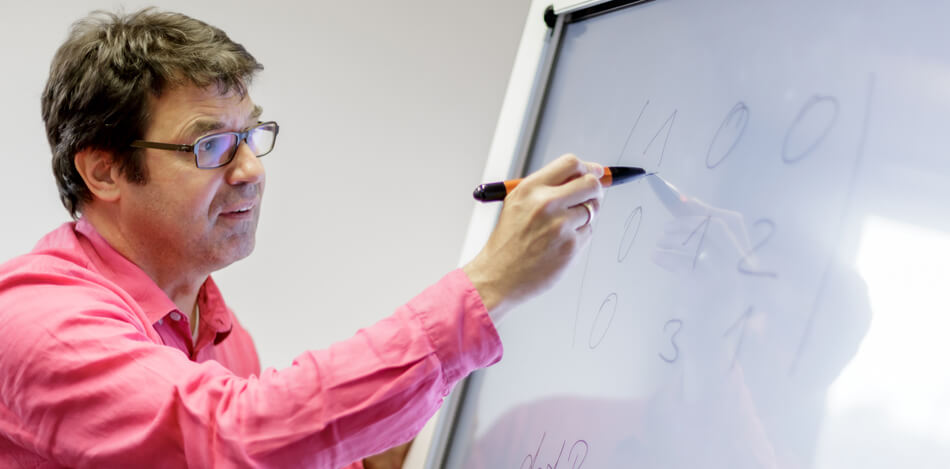 Teaching atmosphere HDBW Teaching atmosphere HDBW - Professor at the whiteboard
